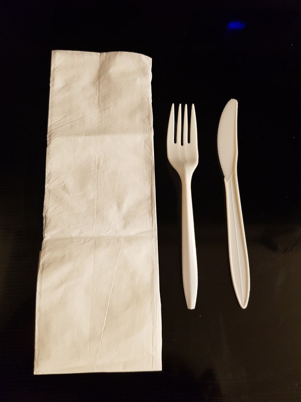 3PC CUTLERY KITMEDIUM WEIGHT WRAPPED WHITE PP PLASTIC KNIFE, FORK & NAPKIN-WOODYS